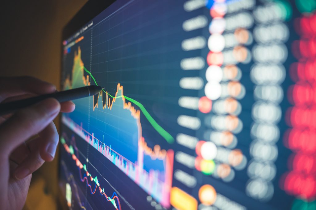 Latam mejora en inclusión financiera, pero el “desaprobado” persiste