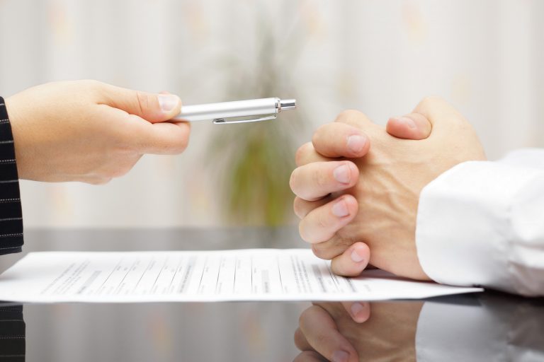 Las indemnizaciones por despido del personal de alta dirección se encuentran exentas (hasta cierta cuantía) en el IRPF («leading case» de la Sentencia del Tribunal Supremo núm. 1528/2019, de 5 de noviembre. NFJ075553)