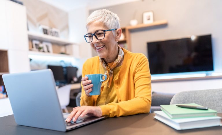 El edadismo, más que una discriminación laboral por edad: todo un síntoma