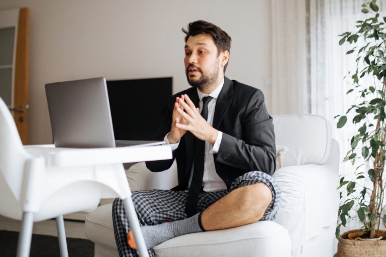 El trabajador del futuro apuesta por el movimiento New Work: Vacaciones ilimitadas, trabajo en remoto y sin horarios