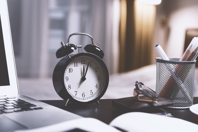 Trabajar menos, rendir más: cómo la gestión del tiempo puede transformar tu carrera