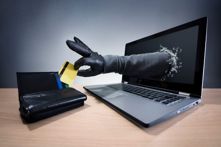 Cinco métodos que usan los ciberdelincuentes para robar tarjetas de crédito