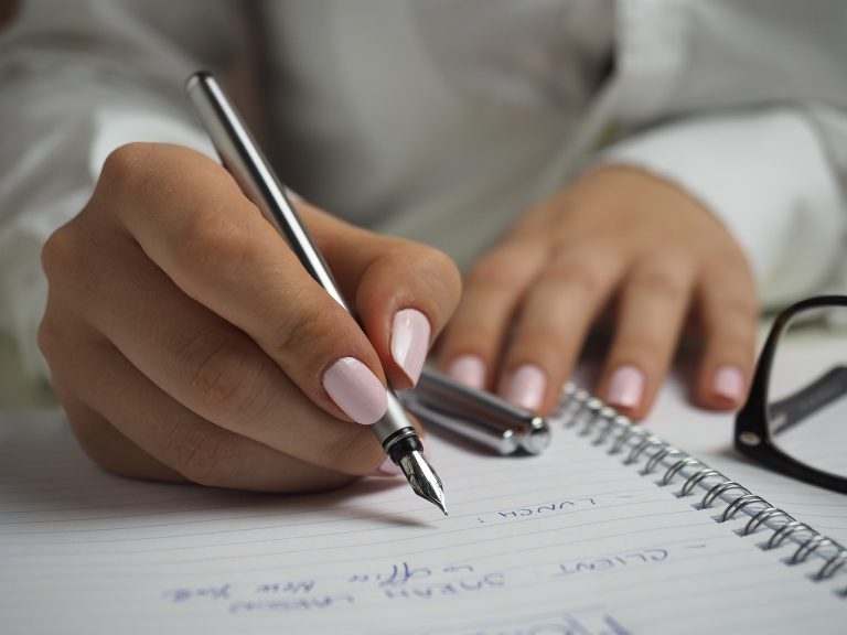 Escritura que delata: el intrigante mundo de la grafología forense