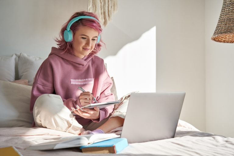 La educación, camino del modelo híbrido