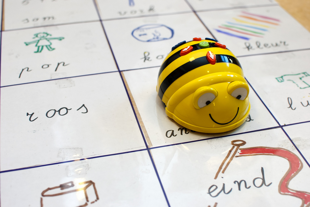 Robótica con Bee bot en infantil.