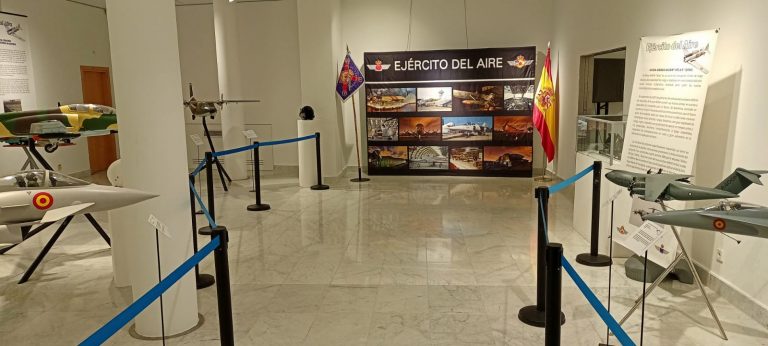 La historia de la aviación militar, ‘en un vuelo’