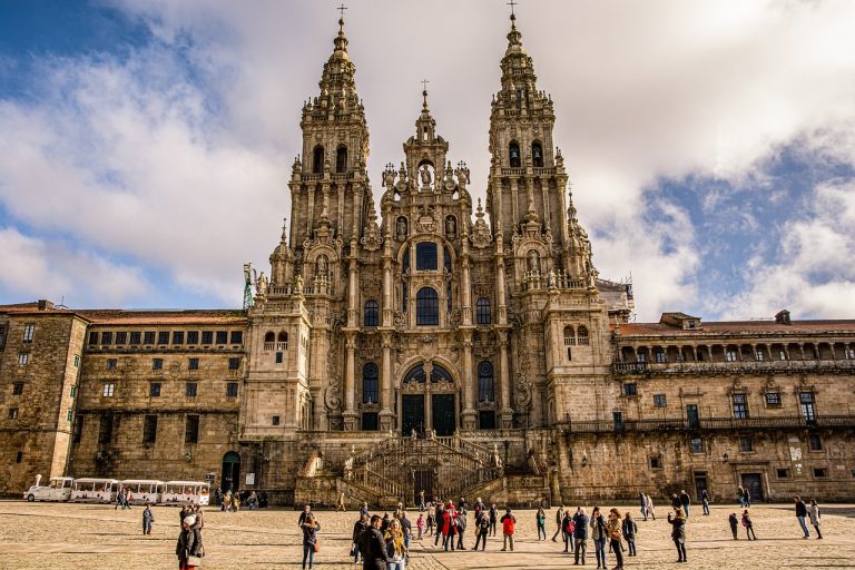 El arte Románico en España: un legado monumental y duradero