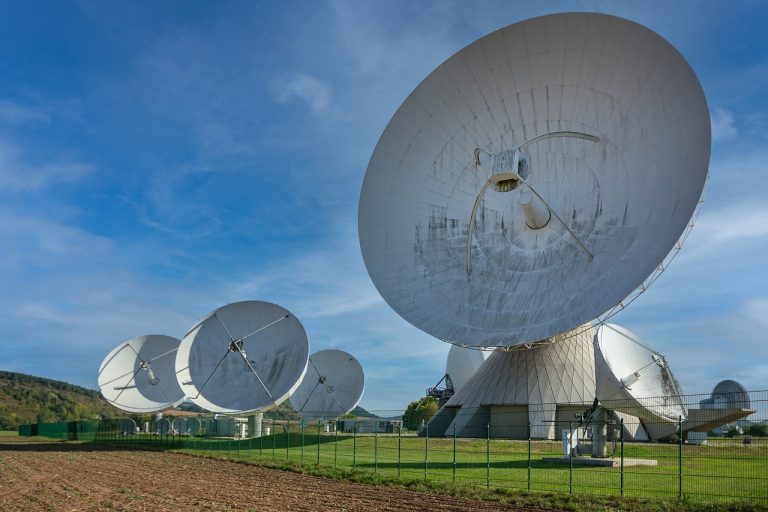 Las antenas: pilares invisibles de la comunicación inalámbrica