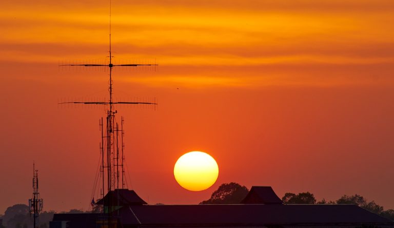 Ingeniería de radiofrecuencia: el corazón de las telecomunicaciones inalámbricas