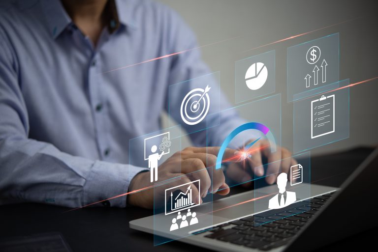 Desafíos del periodismo en el 2023: diversificación de ingresos y LinkedIn como red social a explotar
