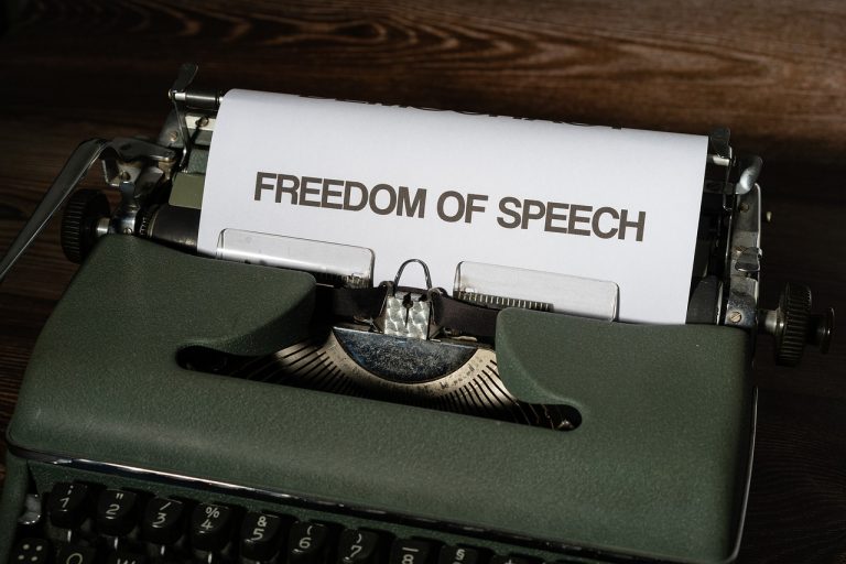 ¿Qué es el derecho a la libertad de expresión?