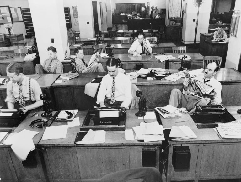 Guardianes de la Verdad: el poder y los desafíos de los periodistas en la era digital