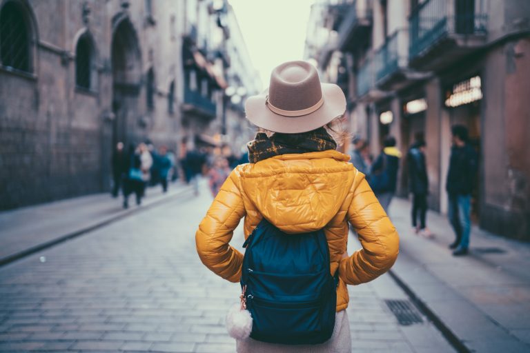 El 76% de los españoles espera los descuentos para reservar un viaje