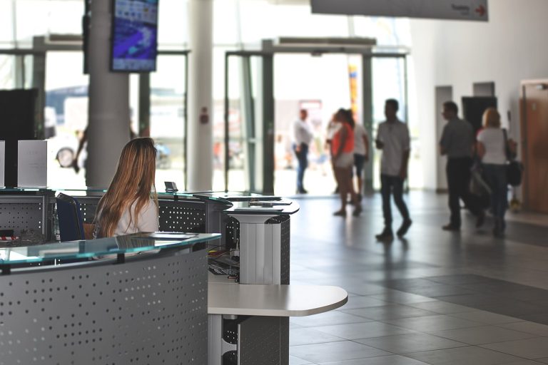 La tasa de ocupación hotelera en España mejora y la tarifa diaria también